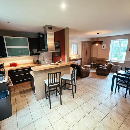 Duplex Chaleureux Au Calme Apartment